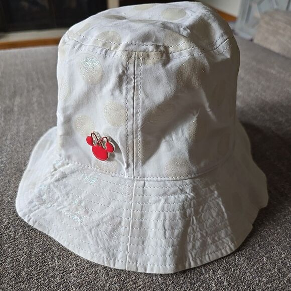 Disney Parks Women’s Minnie Bucket Hat Rain Sun Visor Red Pin White Polka Dots - Picture 1 of 5